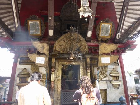 �g�E���f�B�O���L��̉��̃e���v���B