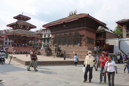 �l���݂��瓦��o��B